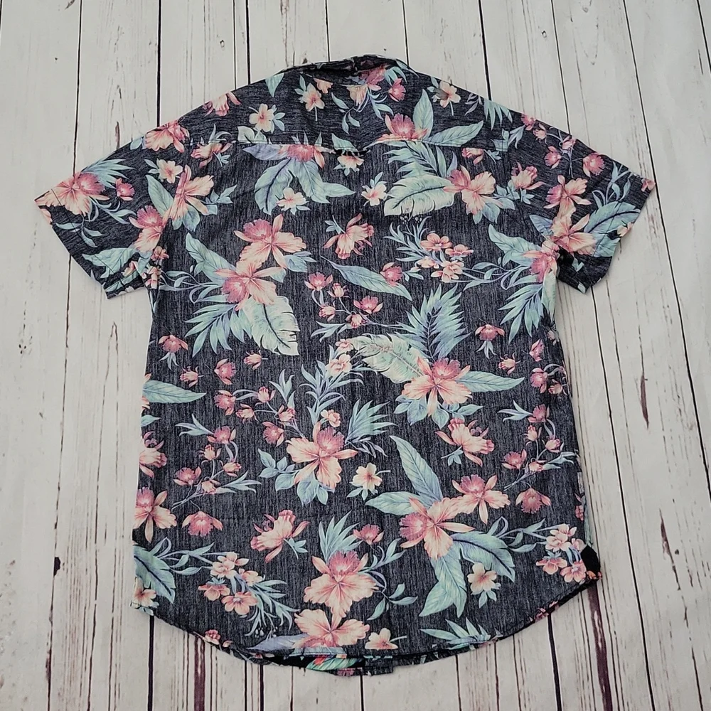 Cactus Floral Print Button Down - Picture 6 of 8